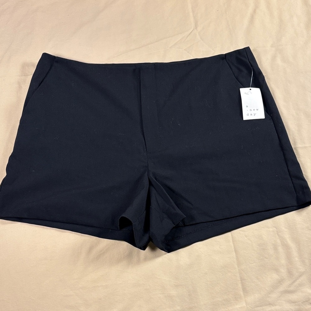 A New Day Women's Black High-Rise‎ Tailored Easy Shorts with Pockets NWT